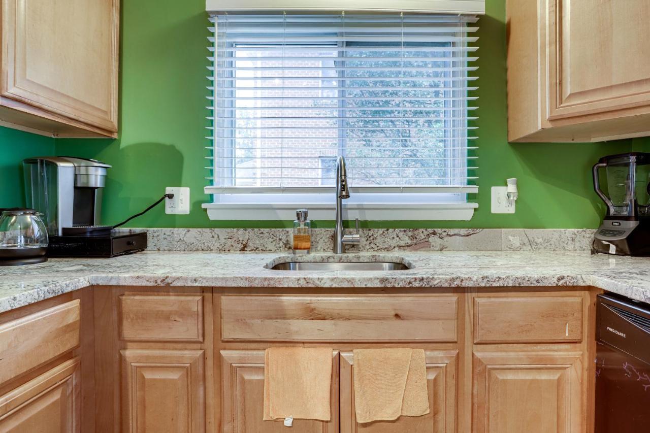 הוילה Escape To Our Cozy 3 Bed Rm 2 Bath Unit In Alexandria Va מראה חיצוני תמונה