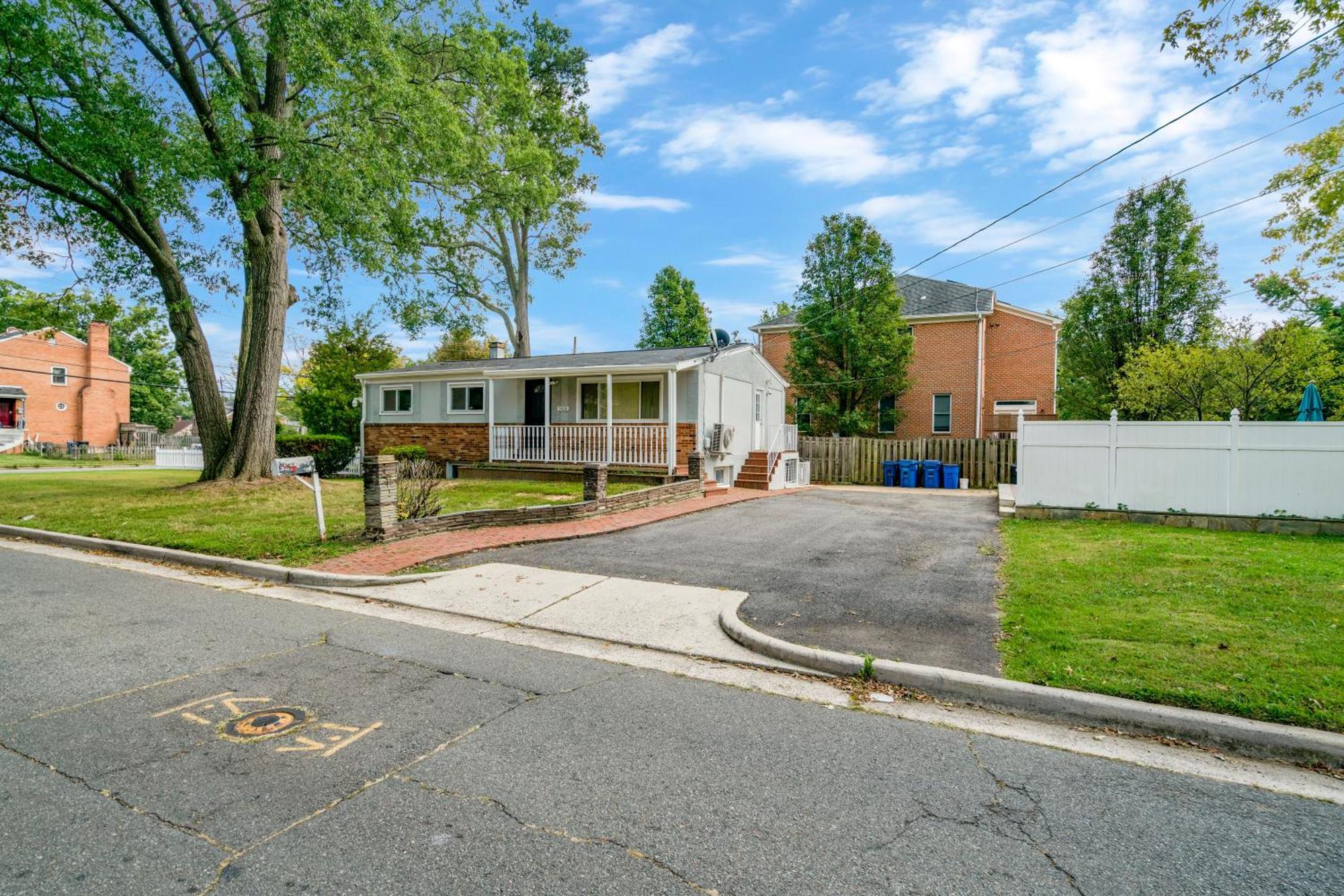 הוילה Escape To Our Cozy 3 Bed Rm 2 Bath Unit In Alexandria Va מראה חיצוני תמונה